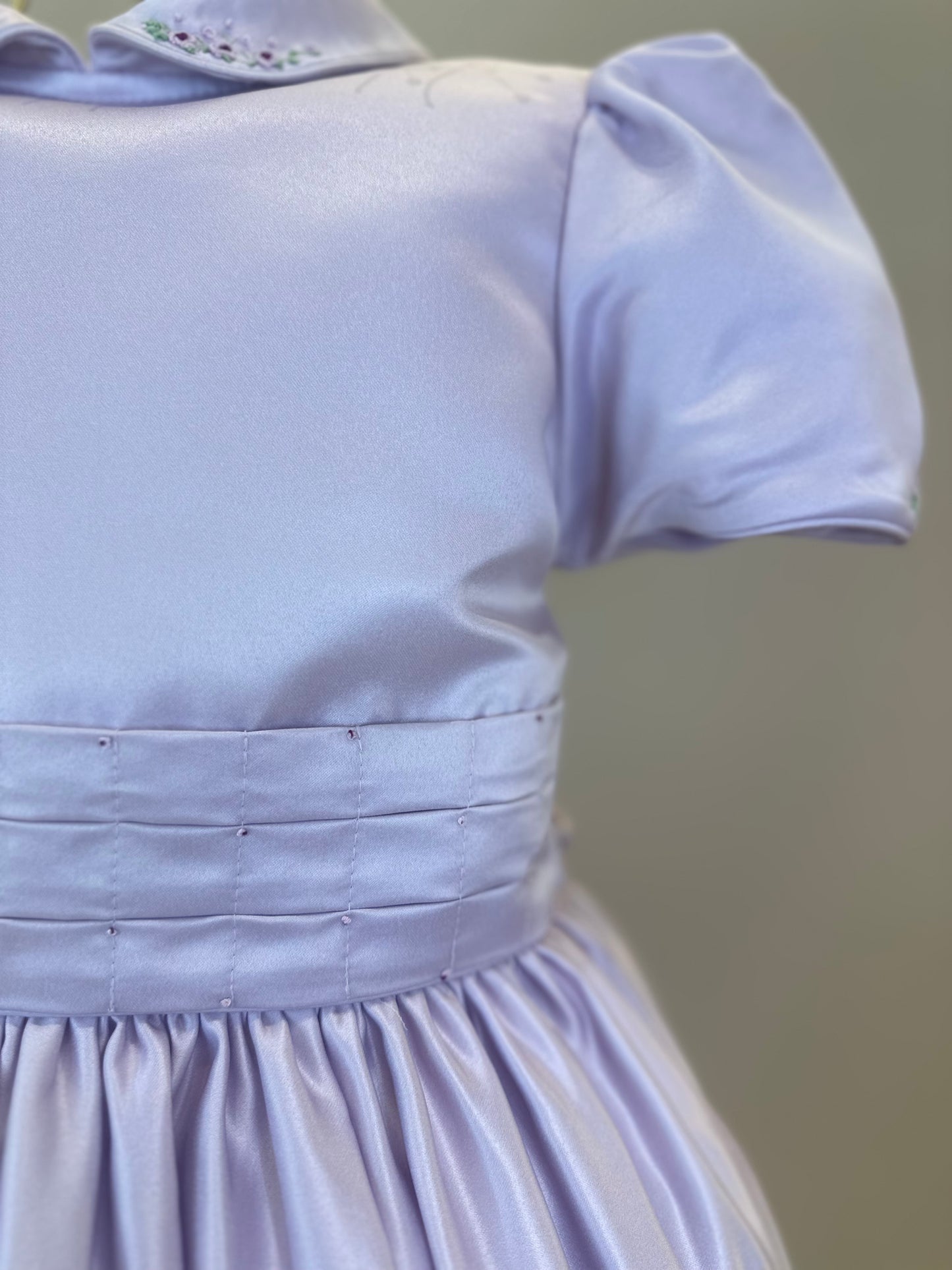 Vestido Infantil Bordados Rococó Francês Lilás - Mio Bebê