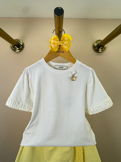Conjunto Infantil Blusa Com Pingente e Shorts Saia Amarelo - Animê