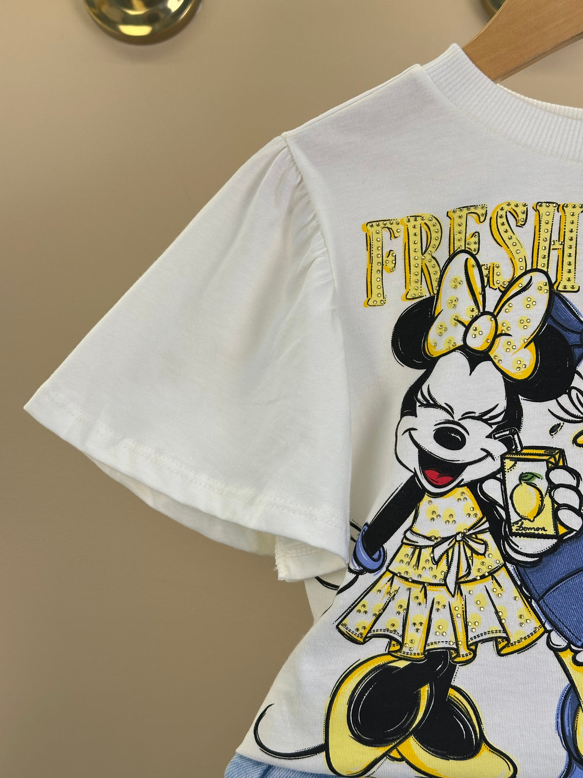 Conjunto Infantil Blusa Minnie e Daisy Limão e Shorts Saia Jeans