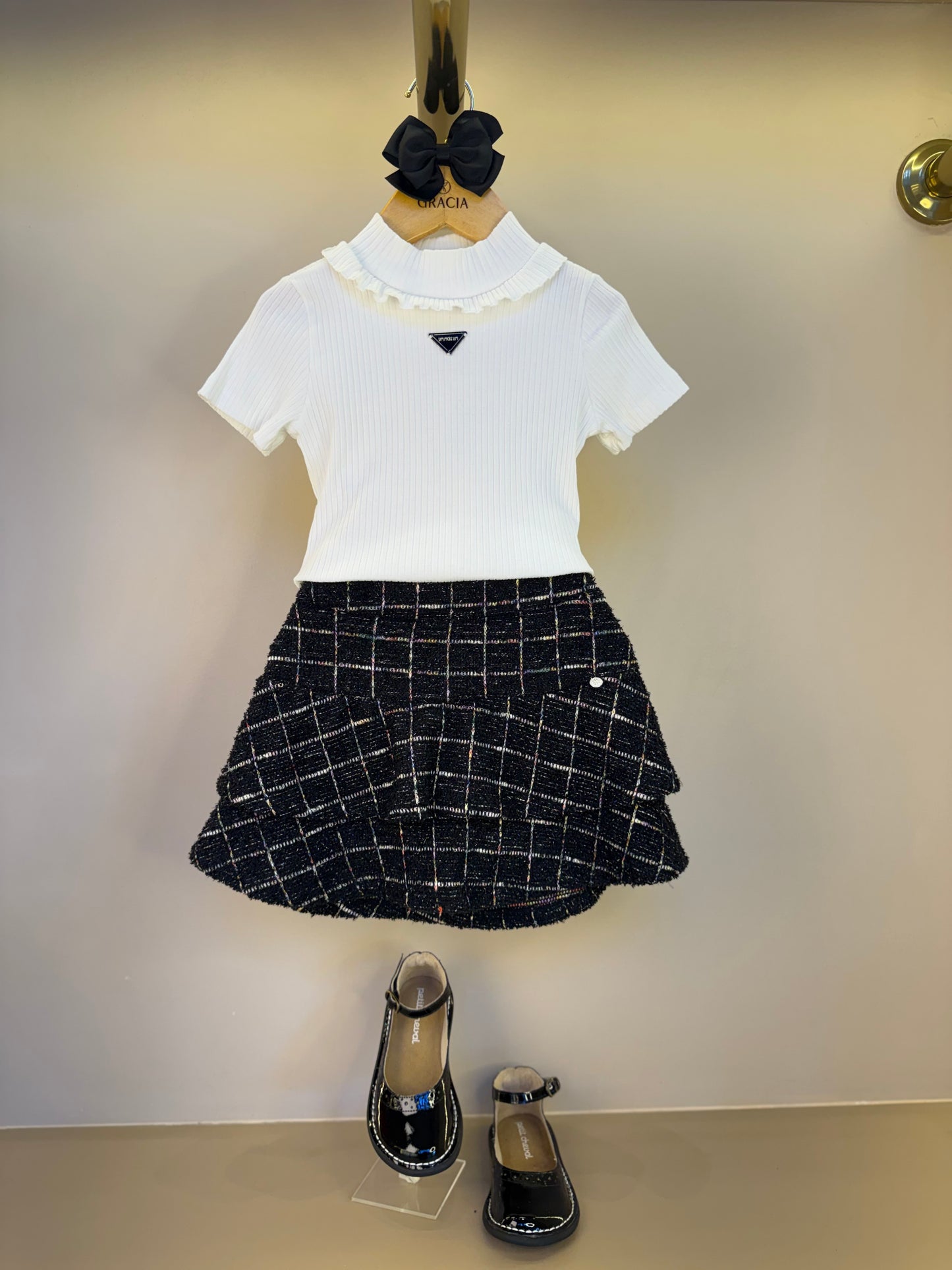 Conjunto Infantil Blusa Gola Babado e Short Tweed Xadrez- Um Mais Um
