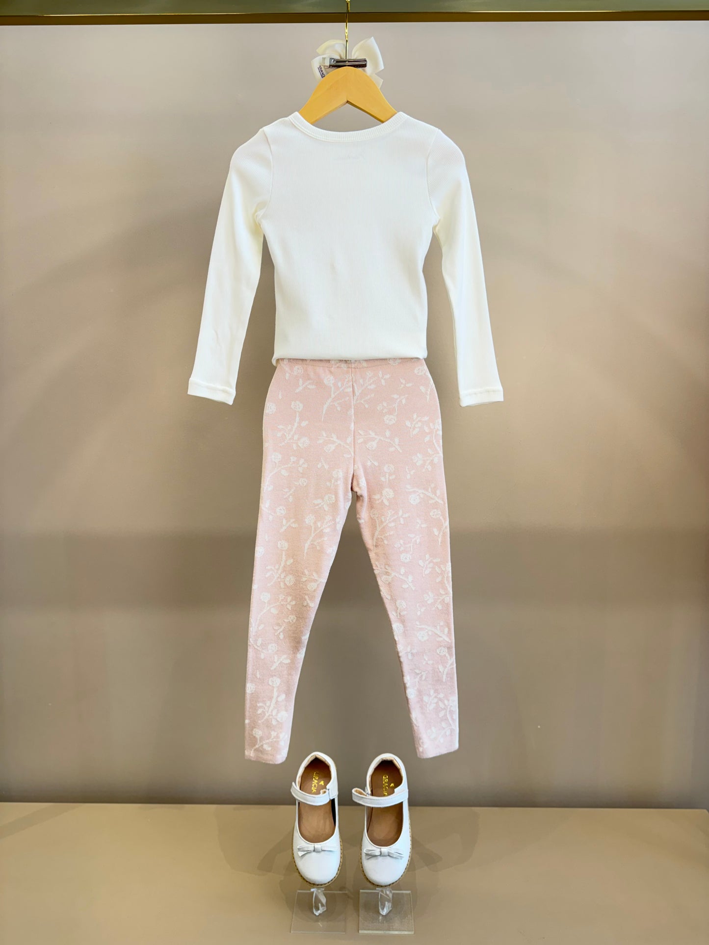 Conjunto Infantil Blusa Off White Cavalinho Cristal E Legging Tricot Floral Rosa - Pituchinhus