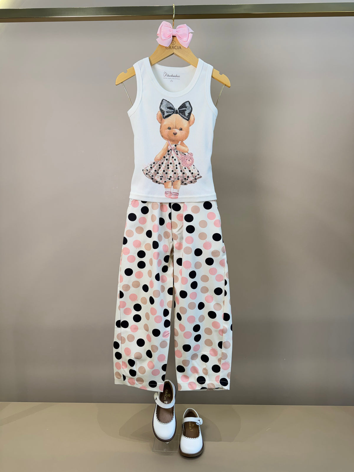 Conjunto Infantil Regata Ursinha Vestido de Poá e Calça Infantil Baggy Sarja Estampa Poá Bolsos Com Laços - Pituchinhus