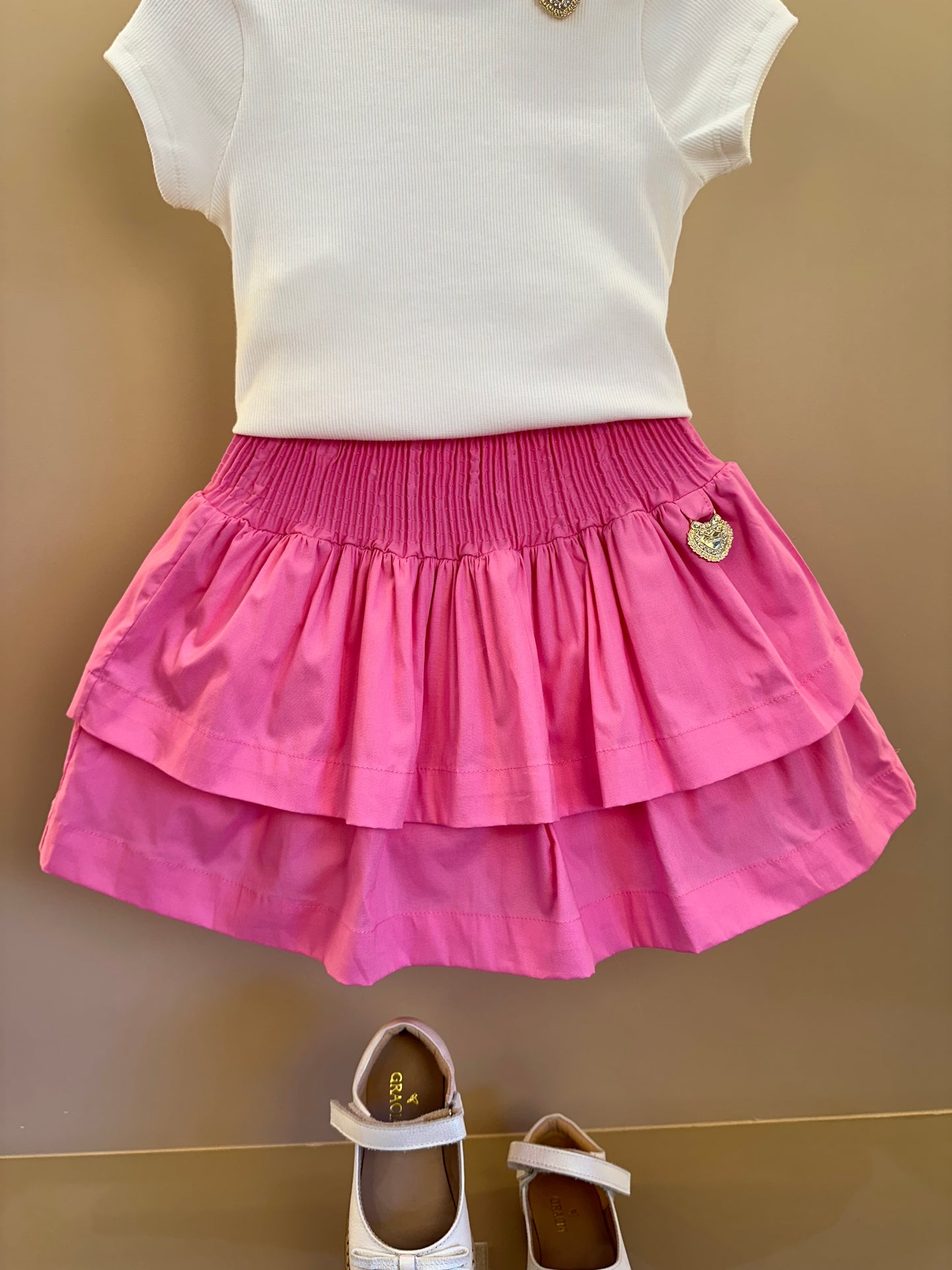 Conjunto Infantil Blusa Off Joia Coração e Saia Babado Rosa - Animê