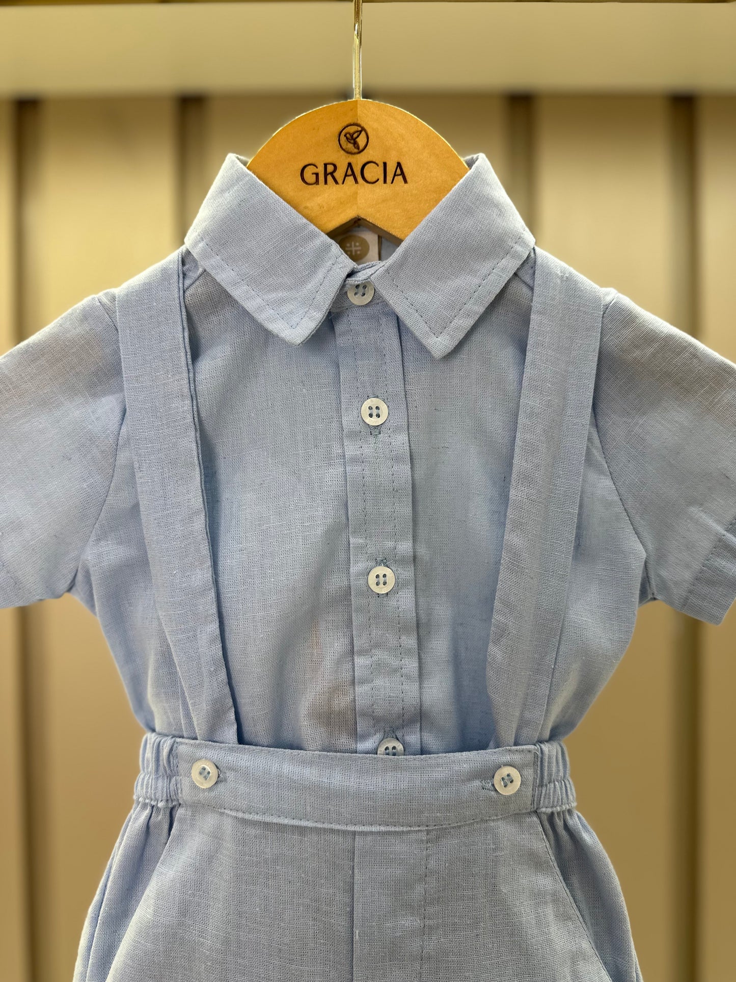 Conjunto Bebê Body, Bermuda e  Suspensório Cambraia Linho de Algodão Azul Claro - Um Mais Um