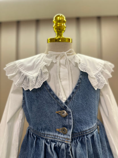 Conjunto Infantil Trio Colete Balonê Mini-Joia, Camisa Gola Babados Rendas e Calça Jeans Bolsos Laterais Mini-Joia - Animê