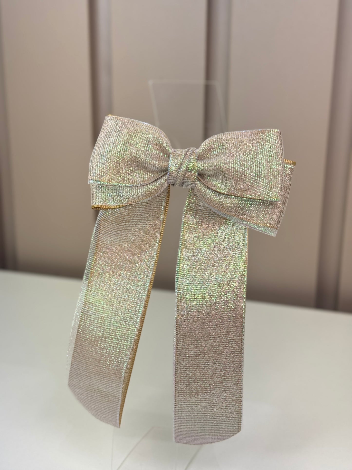 Laço Infantil Special Alongado Organza Sobreposta Dourado Tam. G - Gracia