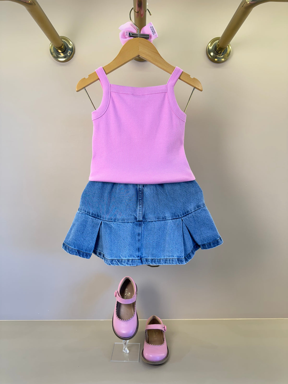Conjunto Infantil Regata Rosa Com Cerejas e Saia Jeans Pregas Com Pingente - Momi