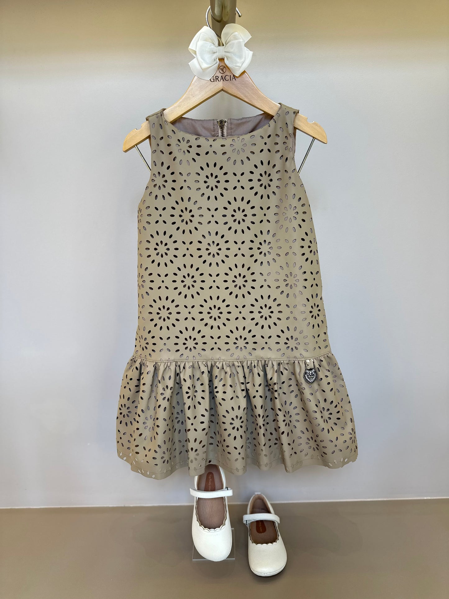 Vestido Infantil Couro Tech Floral Vazado - Animê