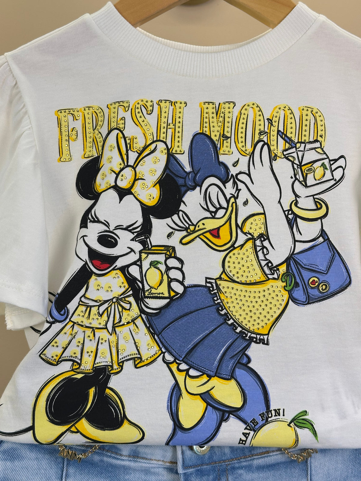 Conjunto Infantil Blusa Minnie e Daisy Limão e Shorts Saia Jeans