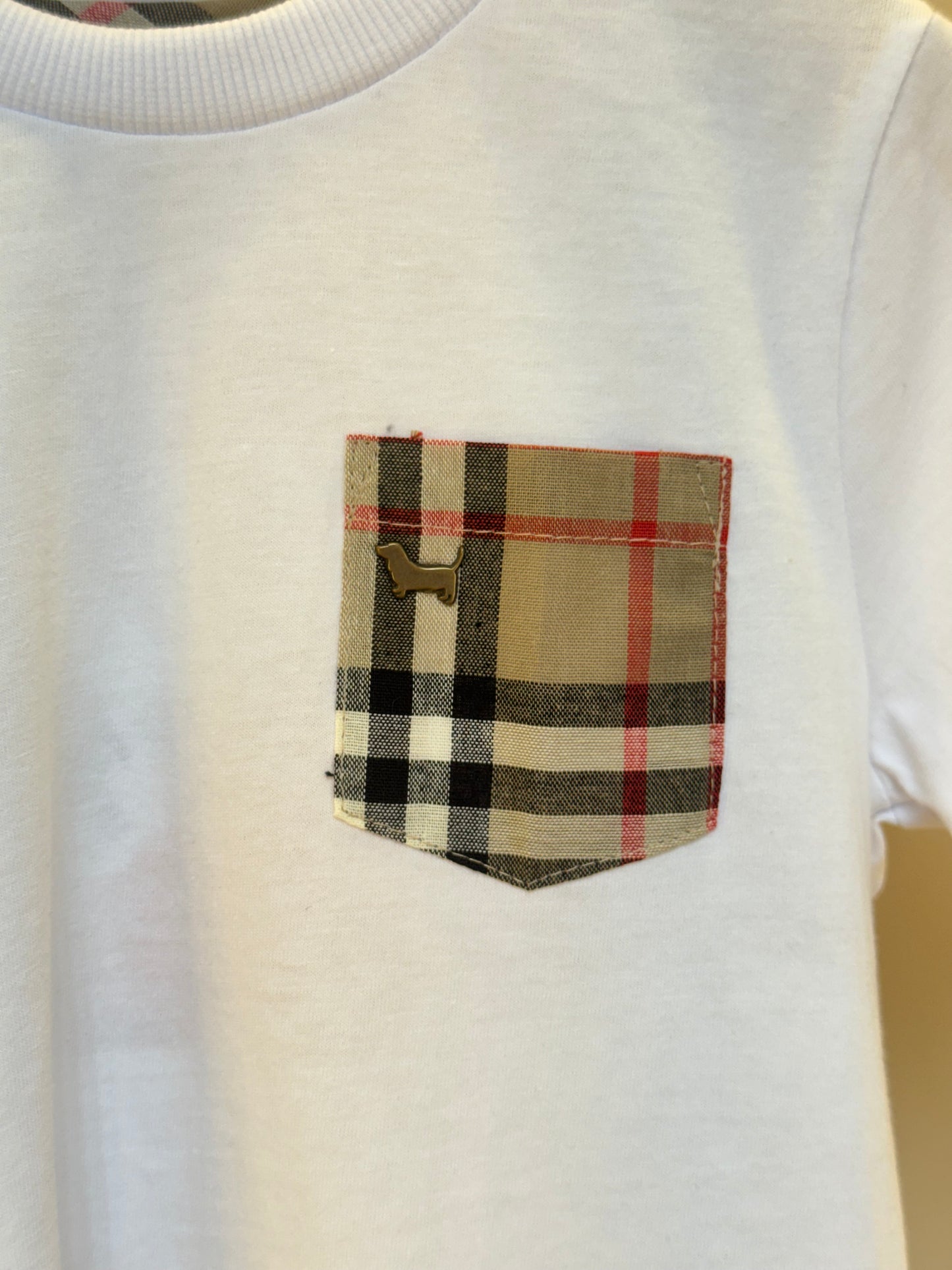 Camiseta Infantil Meia Malha Penteada com Bolso Branca - Um Mais Um