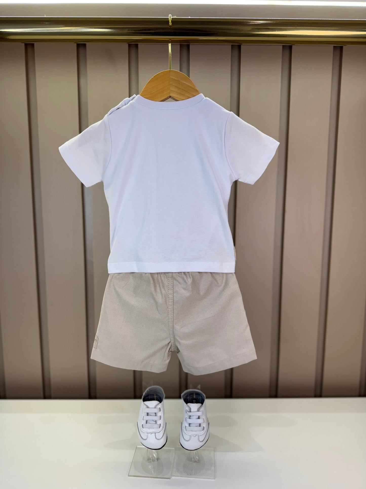 Conjunto Bebê Camiseta-Body Cachorrinho Futebol e Bermuda Bege - Um Mais Um