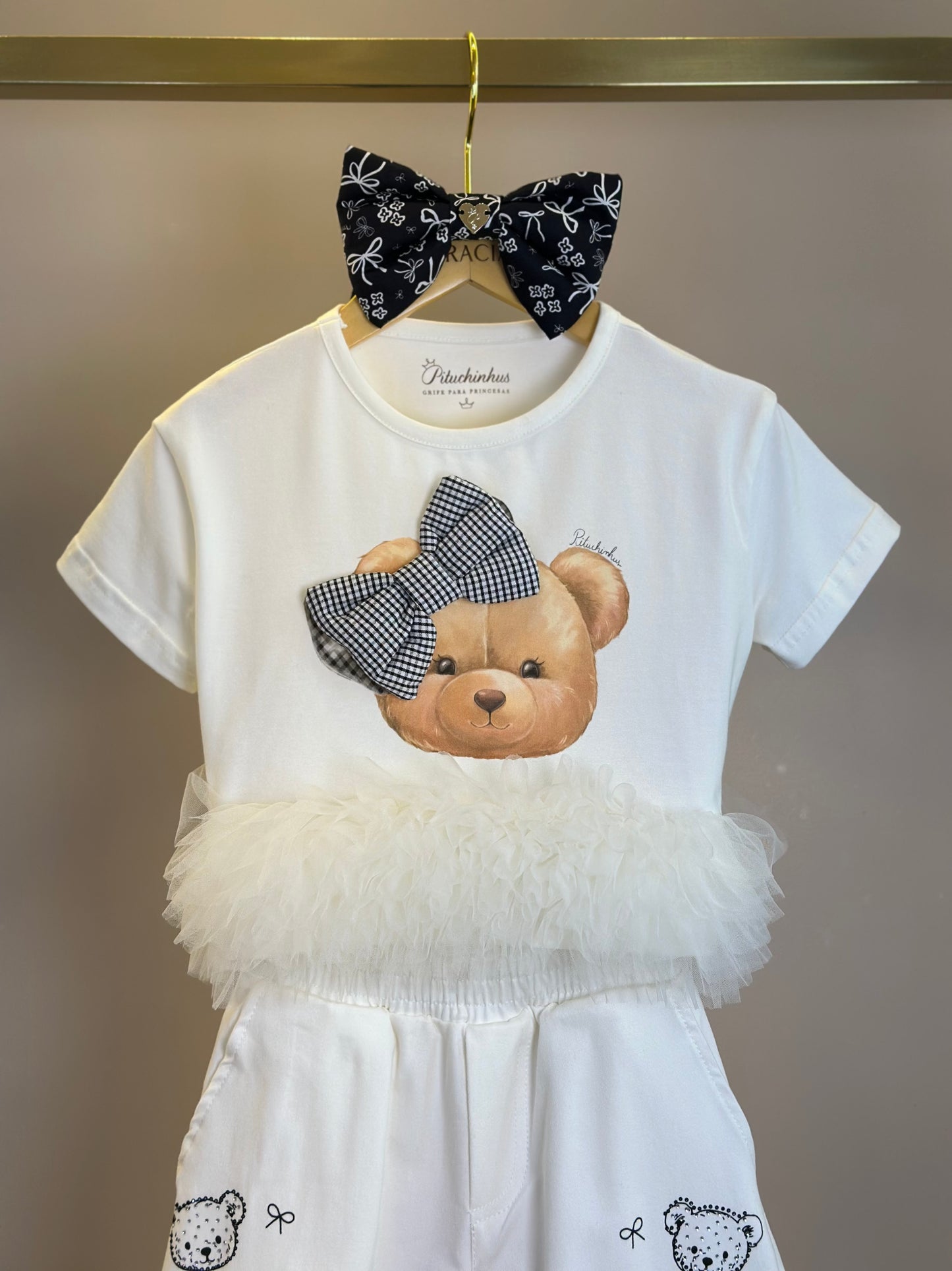Conjunto Infantil Blusa Ursinha Laço Puffer FruFru Tule e Calça Sarja Baggy Ursinhos e Laços - Pituchinhus