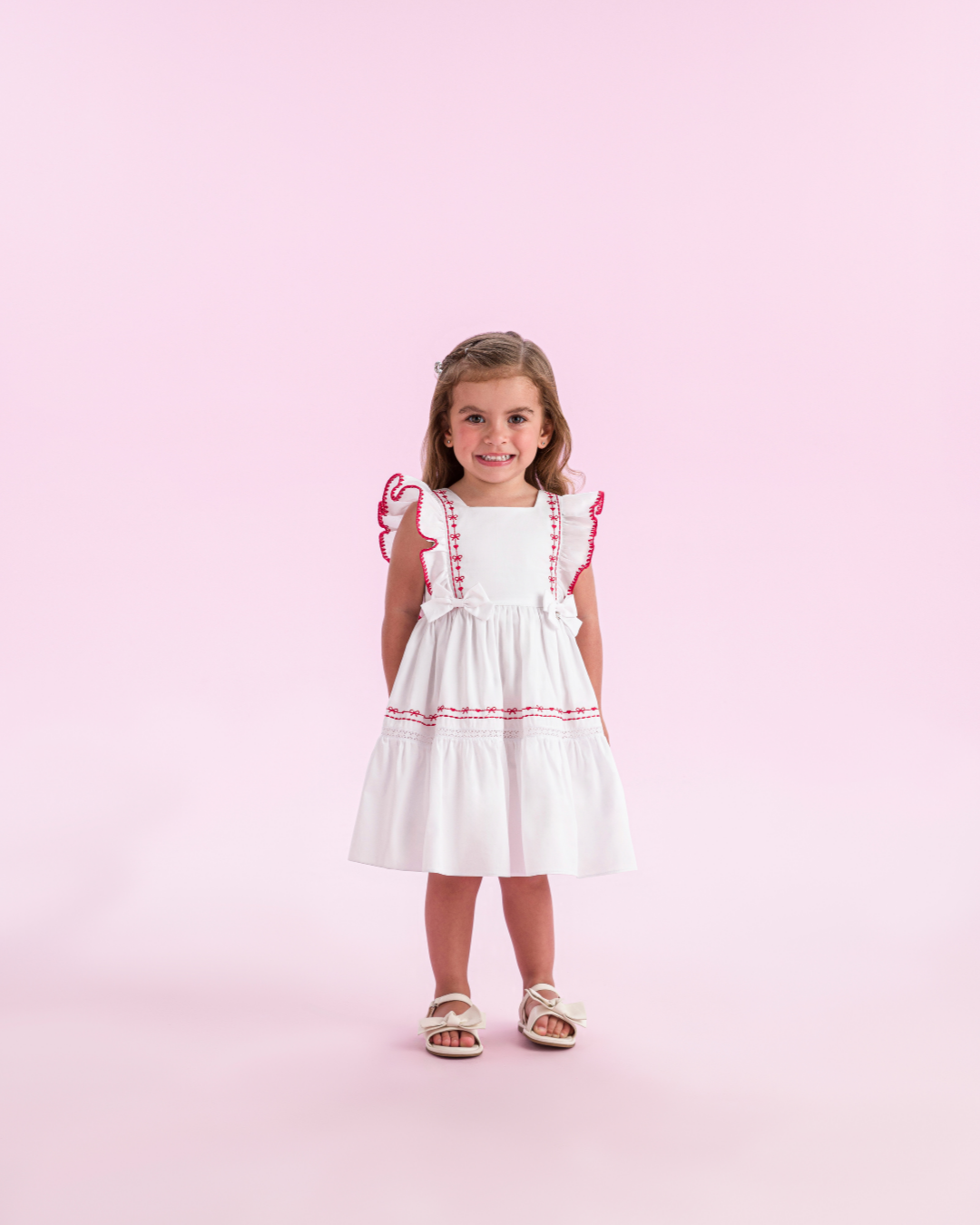 Vestido Infantil Branco Bordado Vermelho - Petit Cherie