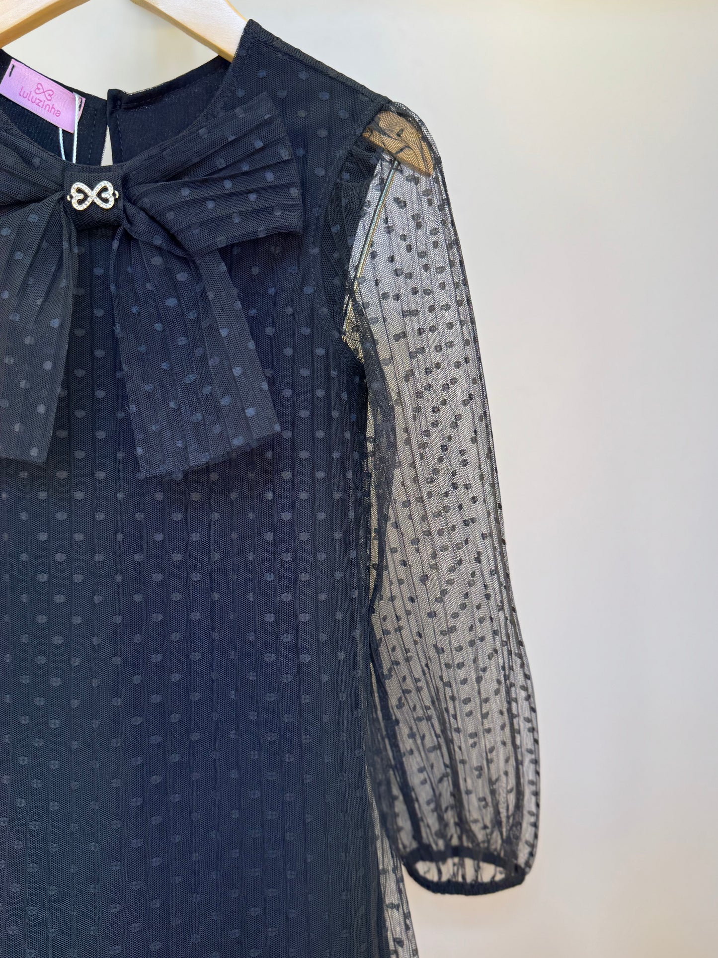 Vestido Infantil Trapézio Tule Plissado Aplicação Laço Preto - Luluzinha