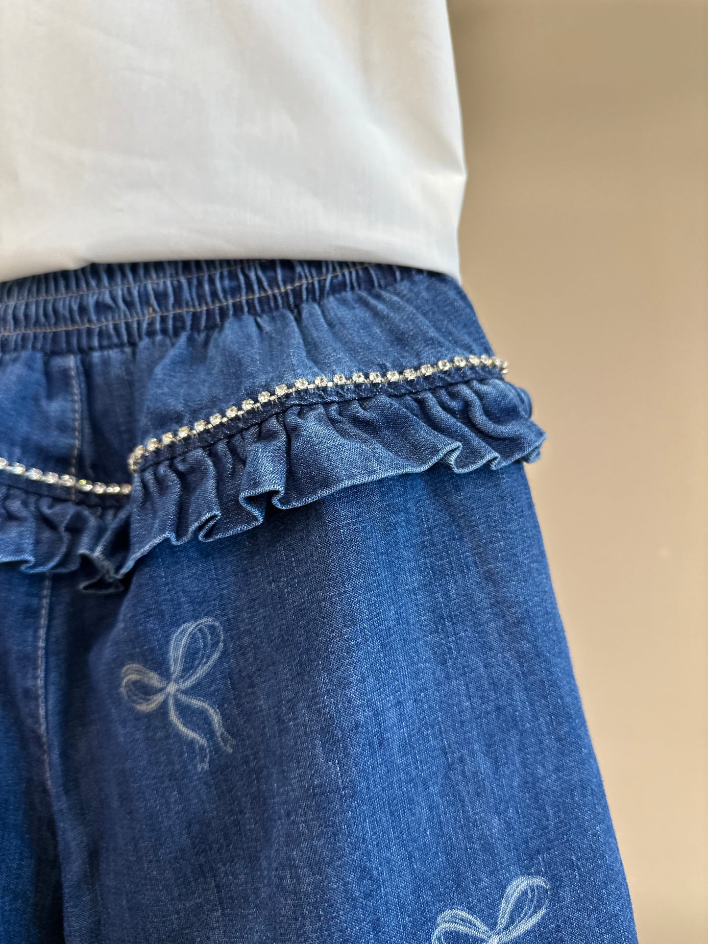 Conjuto Infantil Camisa Algodão Lacinhos Bordados e Calça Jeans - Pituchinhus