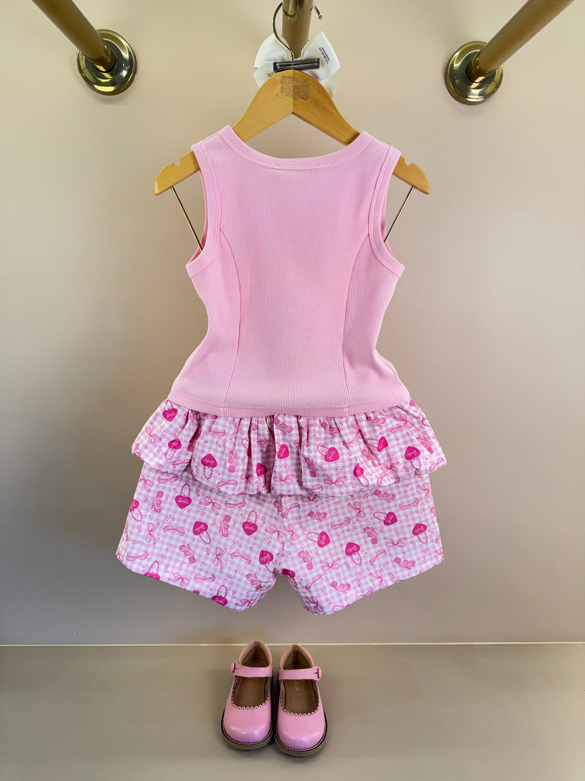 Conjunto Infantil Regata Cropped Laço Puffer Barbie Rosa e Shorts Babado Balonê Rosa Xadrez - Pituchinhus