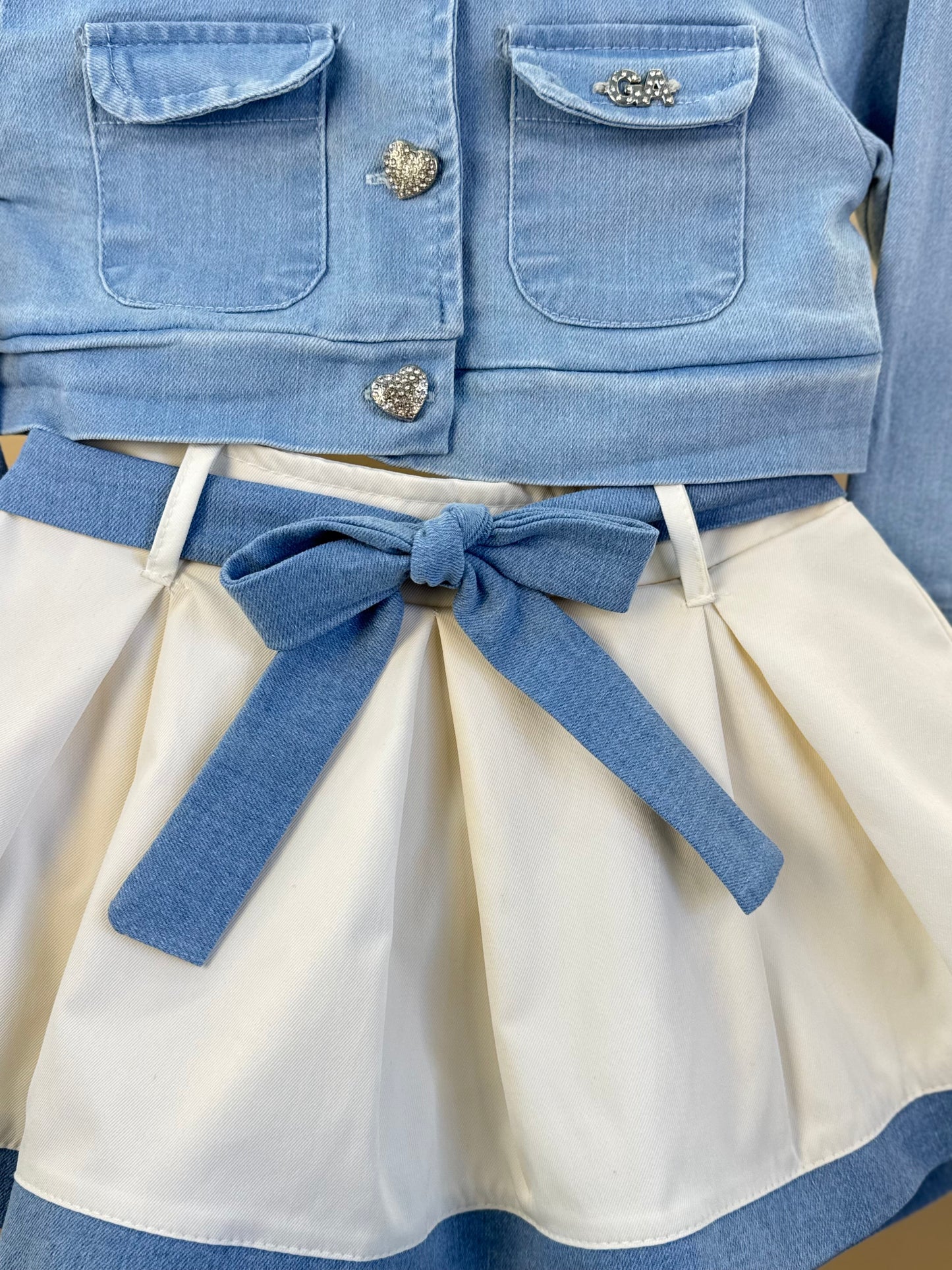 Conjunto Infantil Casaco Jeans e Saia de Pregas Branco - Gabriela Aquarela