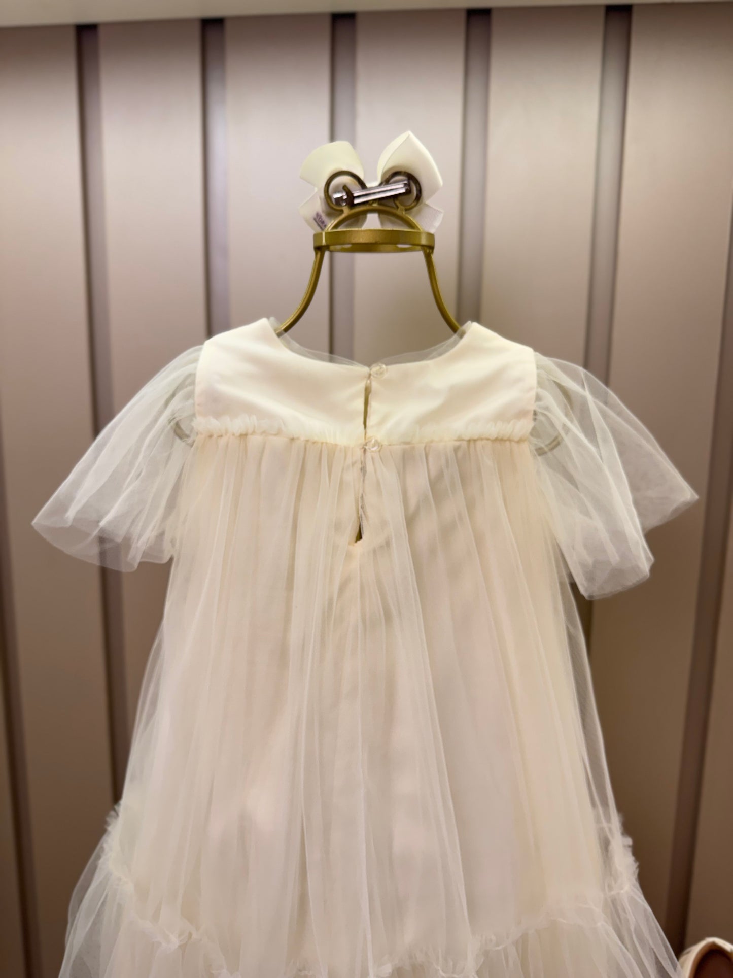 Vestido Infantil Trapézio Tule Bordado Flocado Gola Amarelo - Petit Cherie