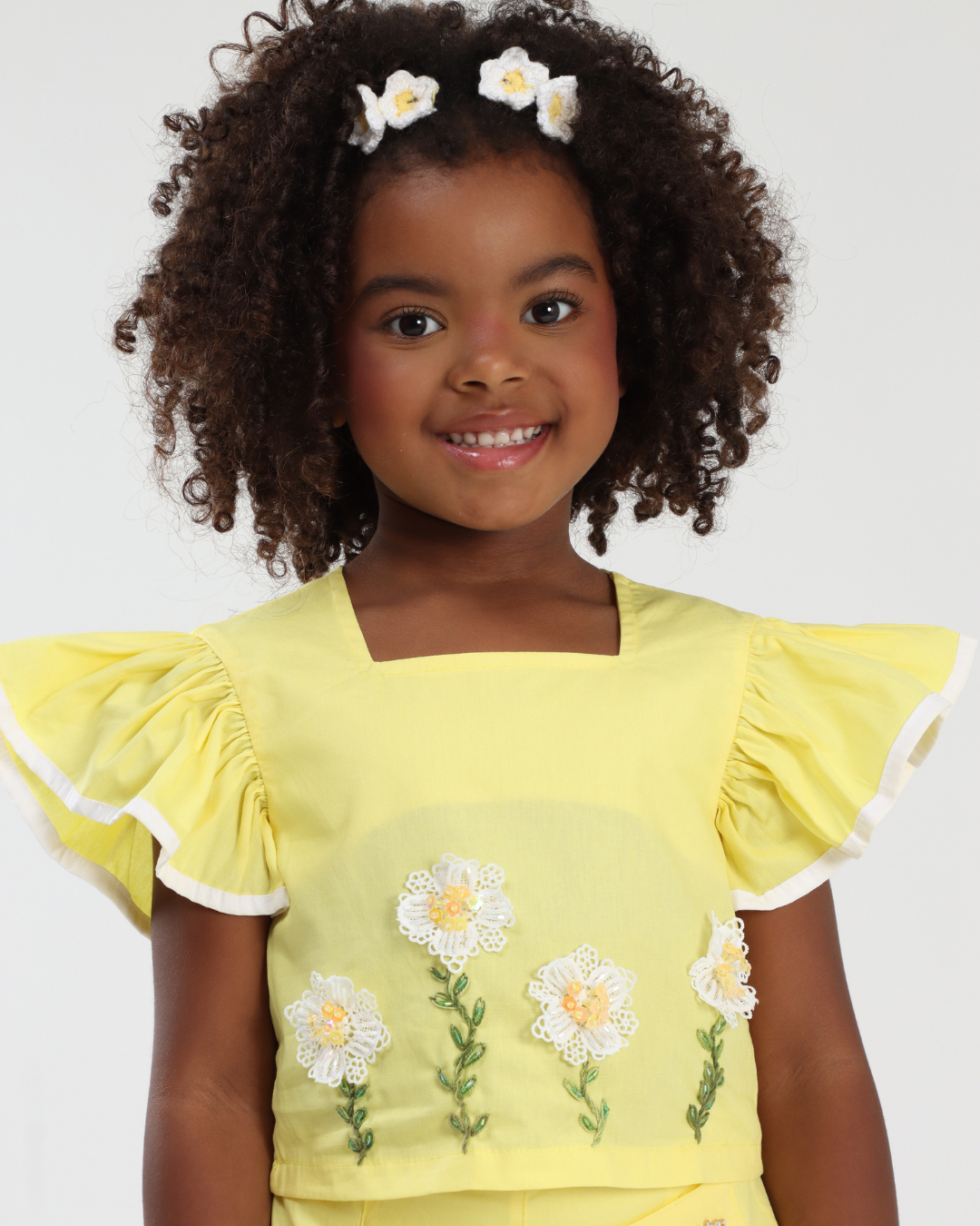 Conjunto Infantil Blusa Flores Bordadas e Shorts Amarelo - Luluzinha