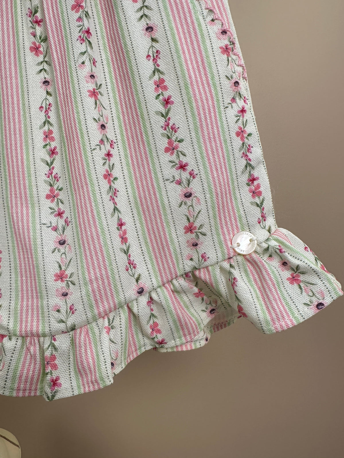 Conjunto Infantil Blusa Ursinha Laço Lateral e Shorts Linho - Petit Cherie