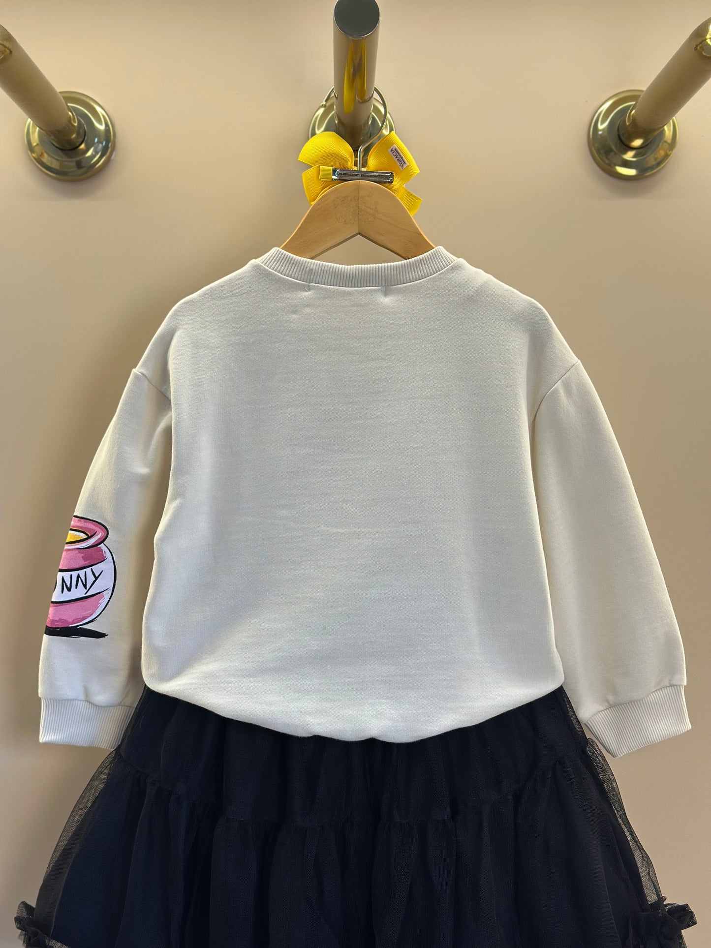 Conjunto Infantil Casacol Moletom Pooh Bege Vanilla e Saia Tule Preta - Animê Petite