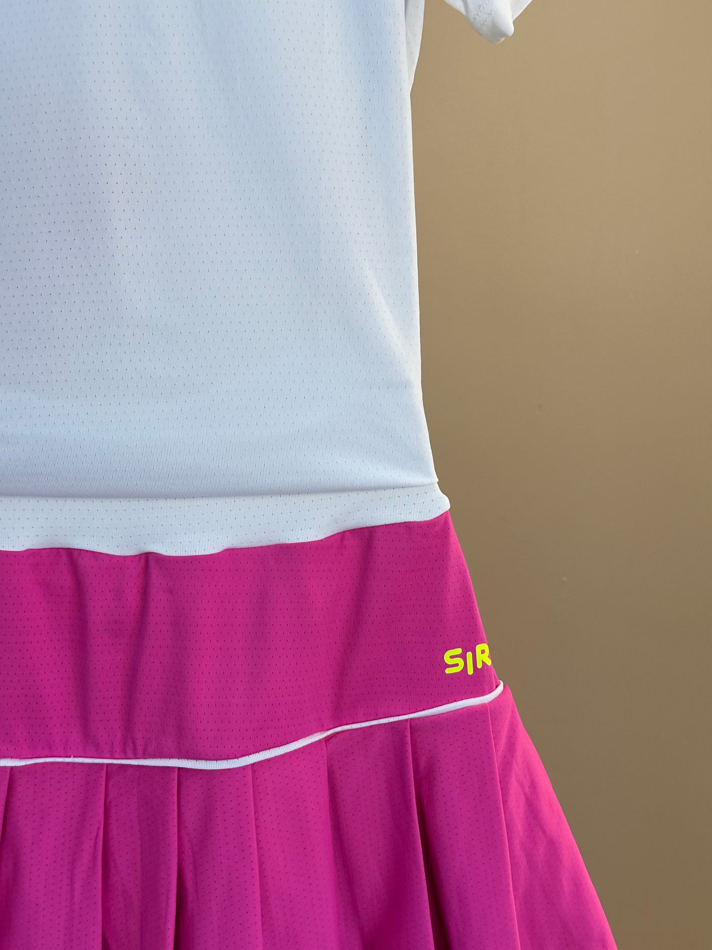 Conjunto Infantil Blusa Maria Dry Branca  e Saia Fernanda Dry Badminton Rosa - Siri Sport