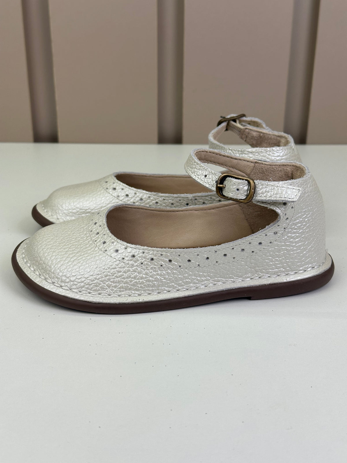 Sapato Infantil Couro Patinete Pérola - Petit Cheval