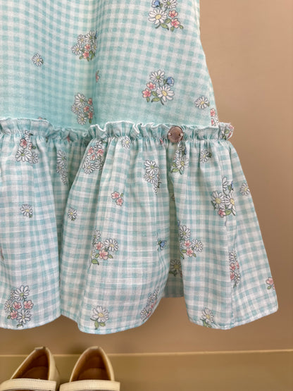 Vestido Infantil Quadriculado Azul Claro Flores e Strass - Petit Cherie