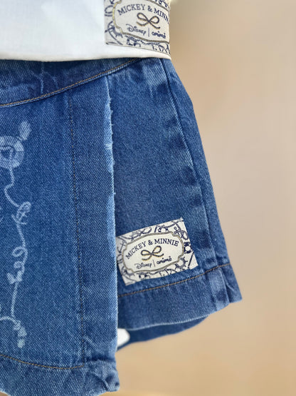 Conjunto Infantil Camisa Mangas Amplas e Laço nas costas e Shorts-saia Jeans Infantil Mickey & Minnie - Animê