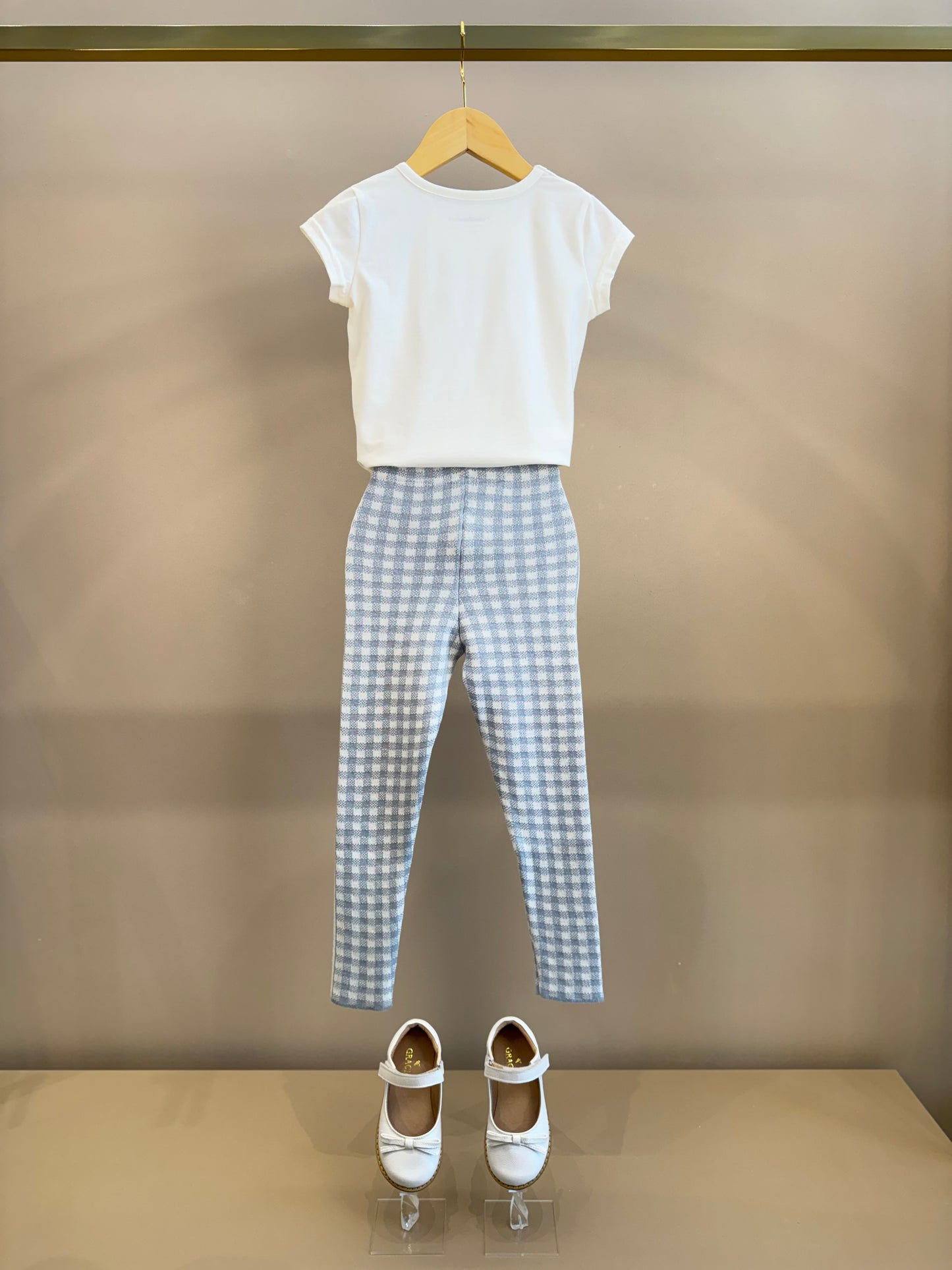 Conjunto Infantil Blusa Off White Love Tule e Legging Tricot Xadrez Azul - Pituchinhus
