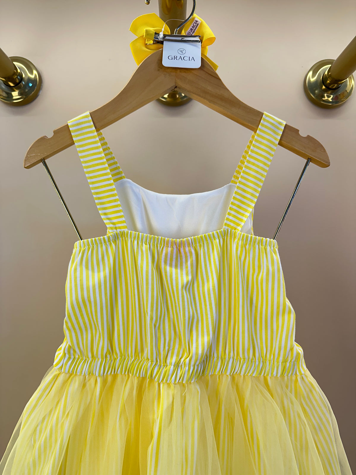 Vestido Listrado Com Tule e Aplicação de Flores - Momi