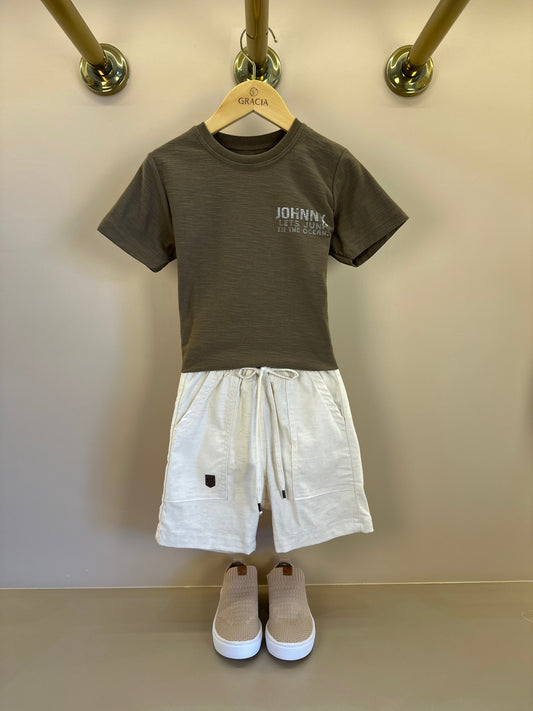 Conjunto Infantil Camiseta Marrom e Bermuda Sarja Off White - Little Johnny