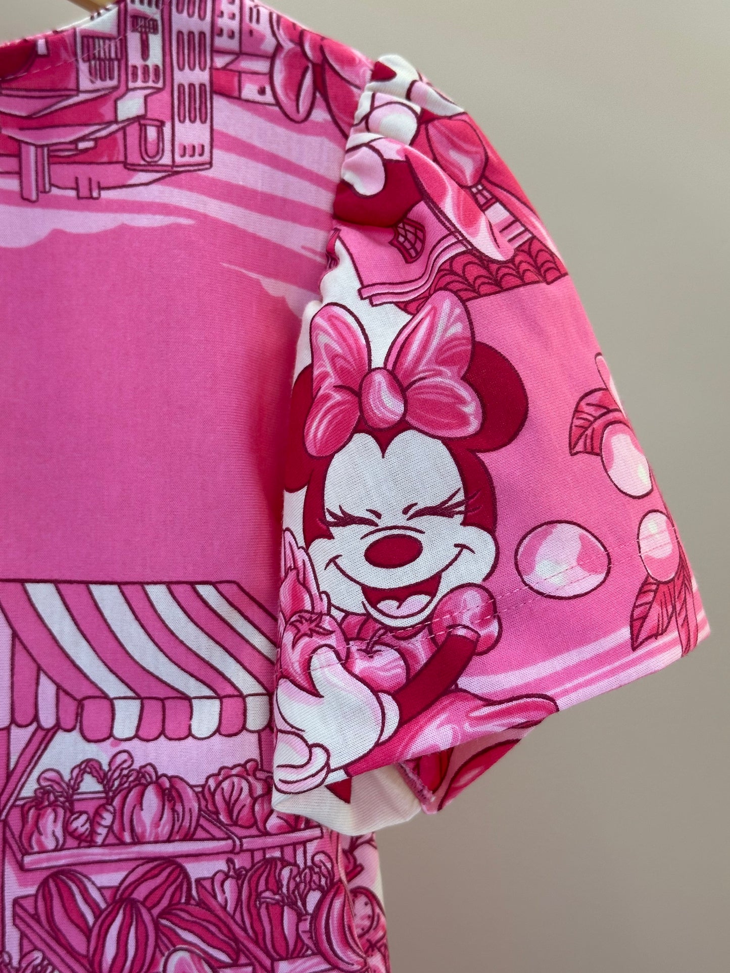 Conjunto Infantil  Blusa Minnie Mundo e Saia Minnie - Animê