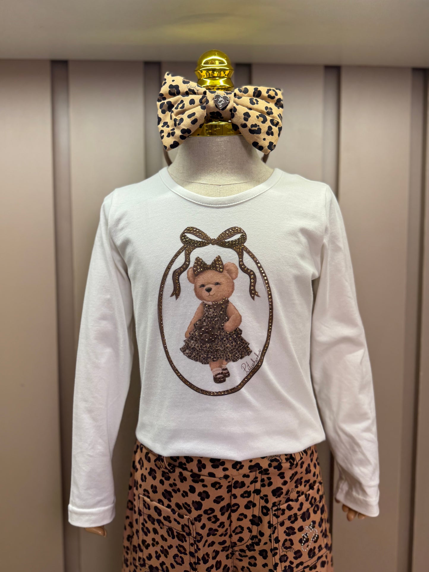 Conjunto Infantil Blusa  Ursinha Moldura Cristais e Calça  Sarja Reta Bolsos Oncinha - Pituchinhus