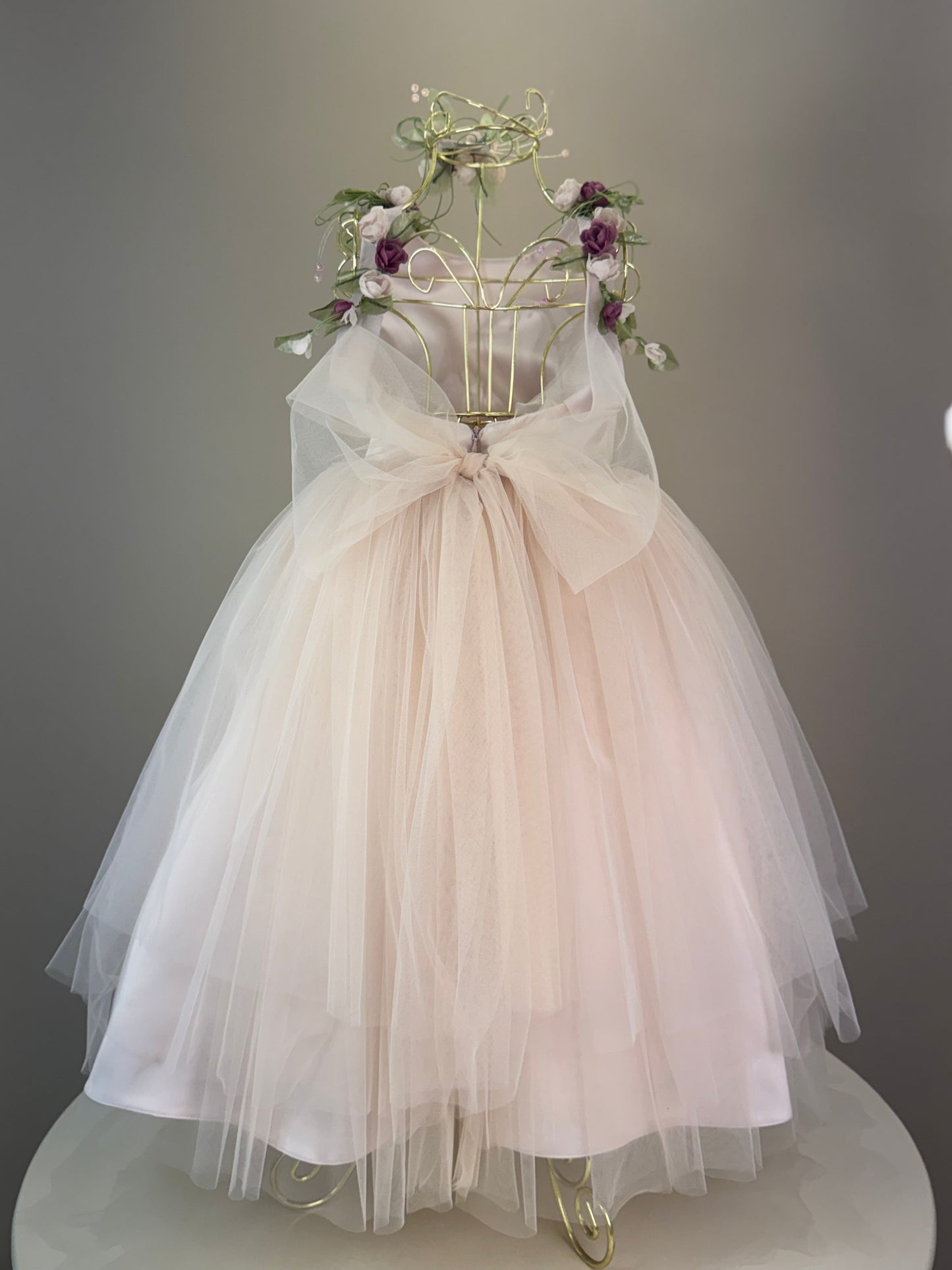 Vestido Infantil Festa Costas Trançadas e Flores Bordadas