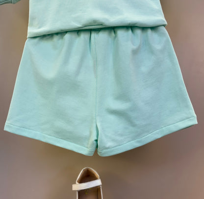Conjunto Infantil Short  Com Cinto  E Blusa Turquesa Com Bolsos Bordados  Verde - Gabriela Aquarela