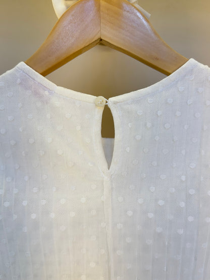 Vestido Infantil Trapézio Tule Plissado Aplicação Laço Off White - Luluzinha