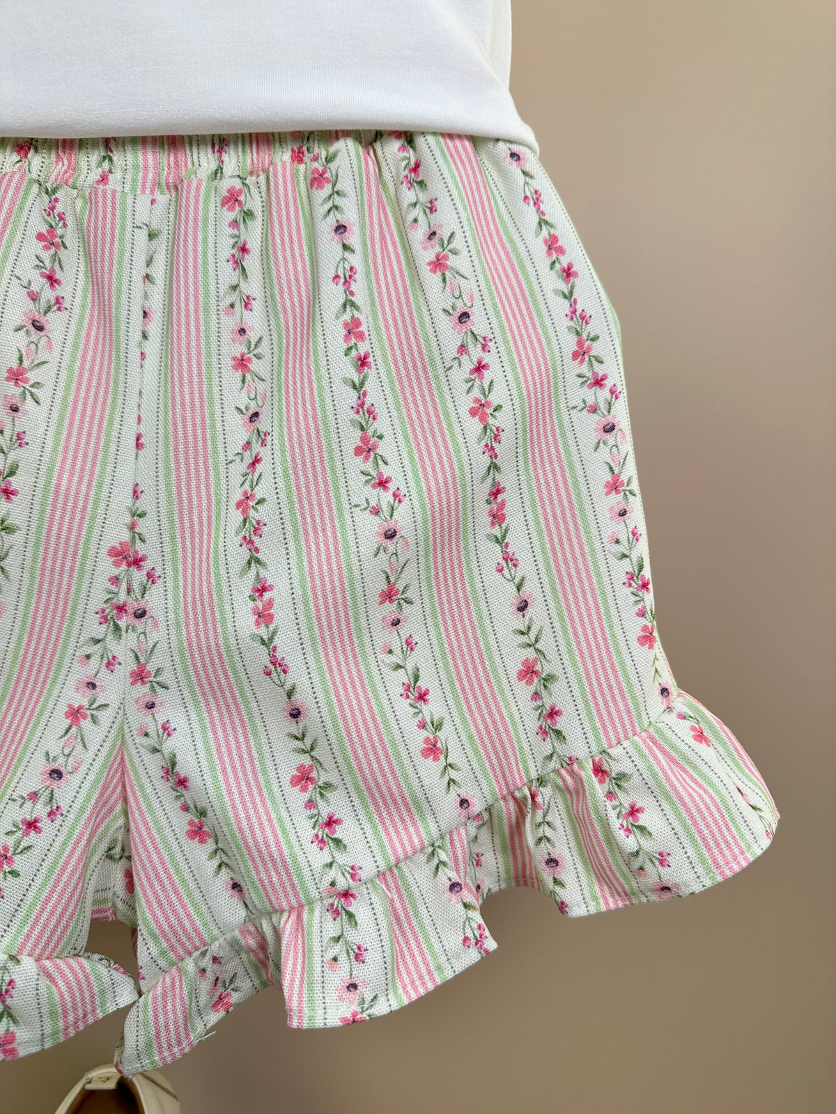 Conjunto Infantil Blusa Ursinha Laço Lateral e Shorts Linho - Petit Cherie