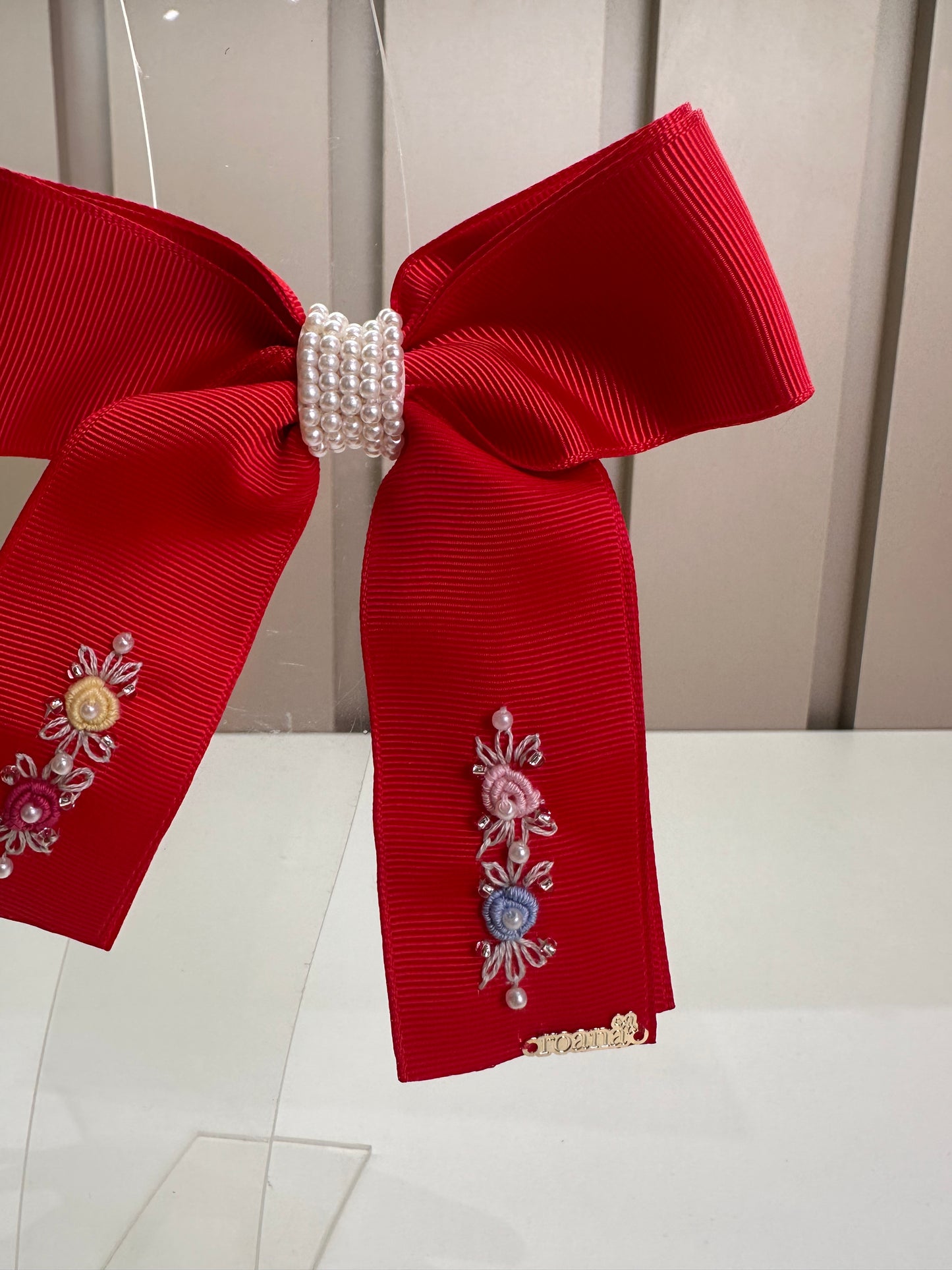 Presilha Infantil Laço Longo Pérolas e Bordados Vermelho - Roana
