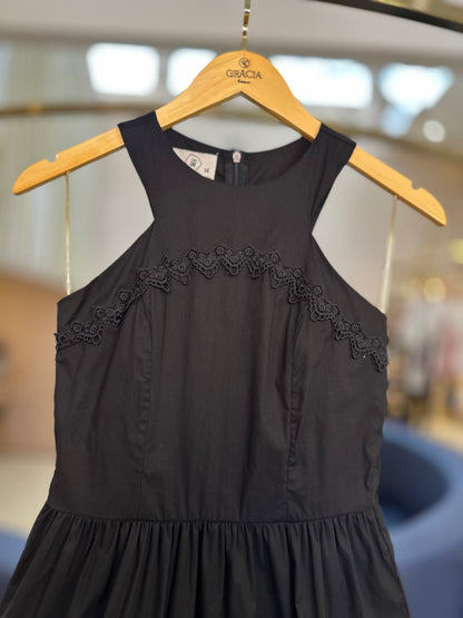 Vestido Teen Recortes com Guipir Preto - Two In