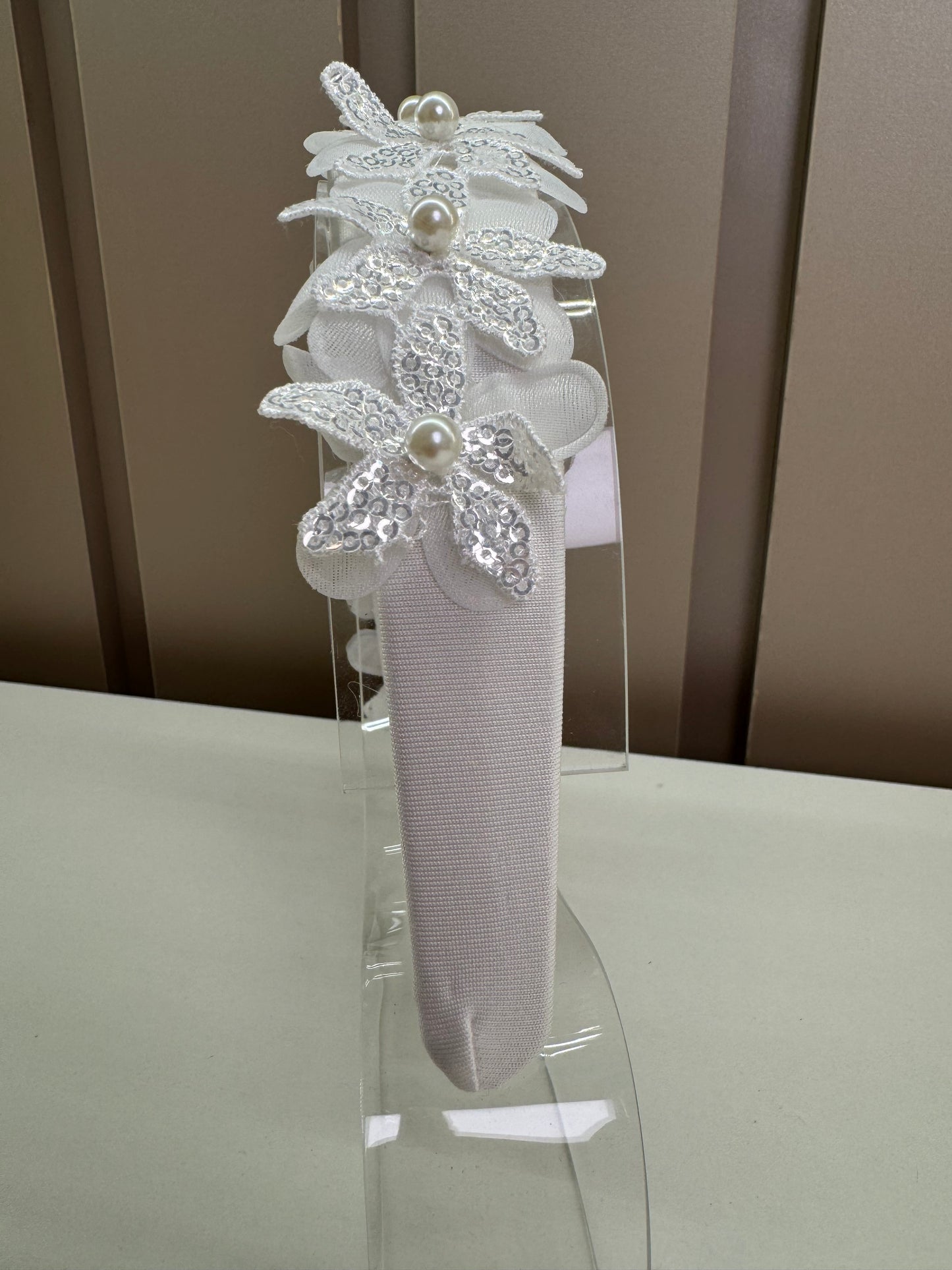 Tiara Infantil Flores 3D Off White - Petit Cherie