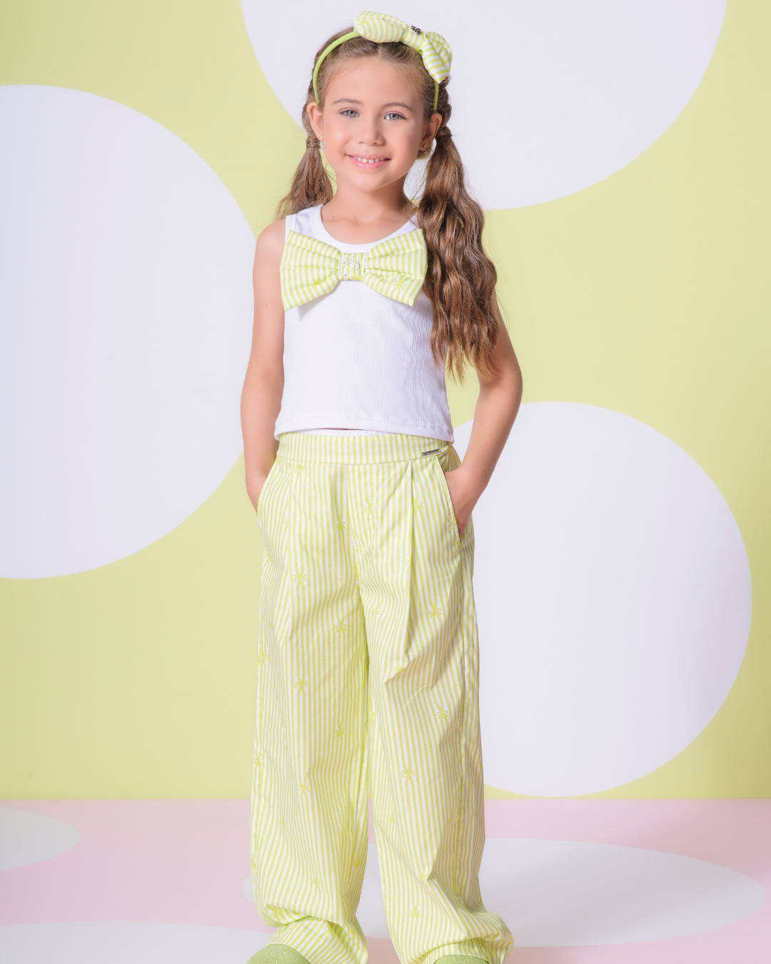 Conjunto Infantil Regata Cropped Maxi Laço Puffer Listrado e Calça Algodão Reta com Pregas Listradas - Pituchinhus