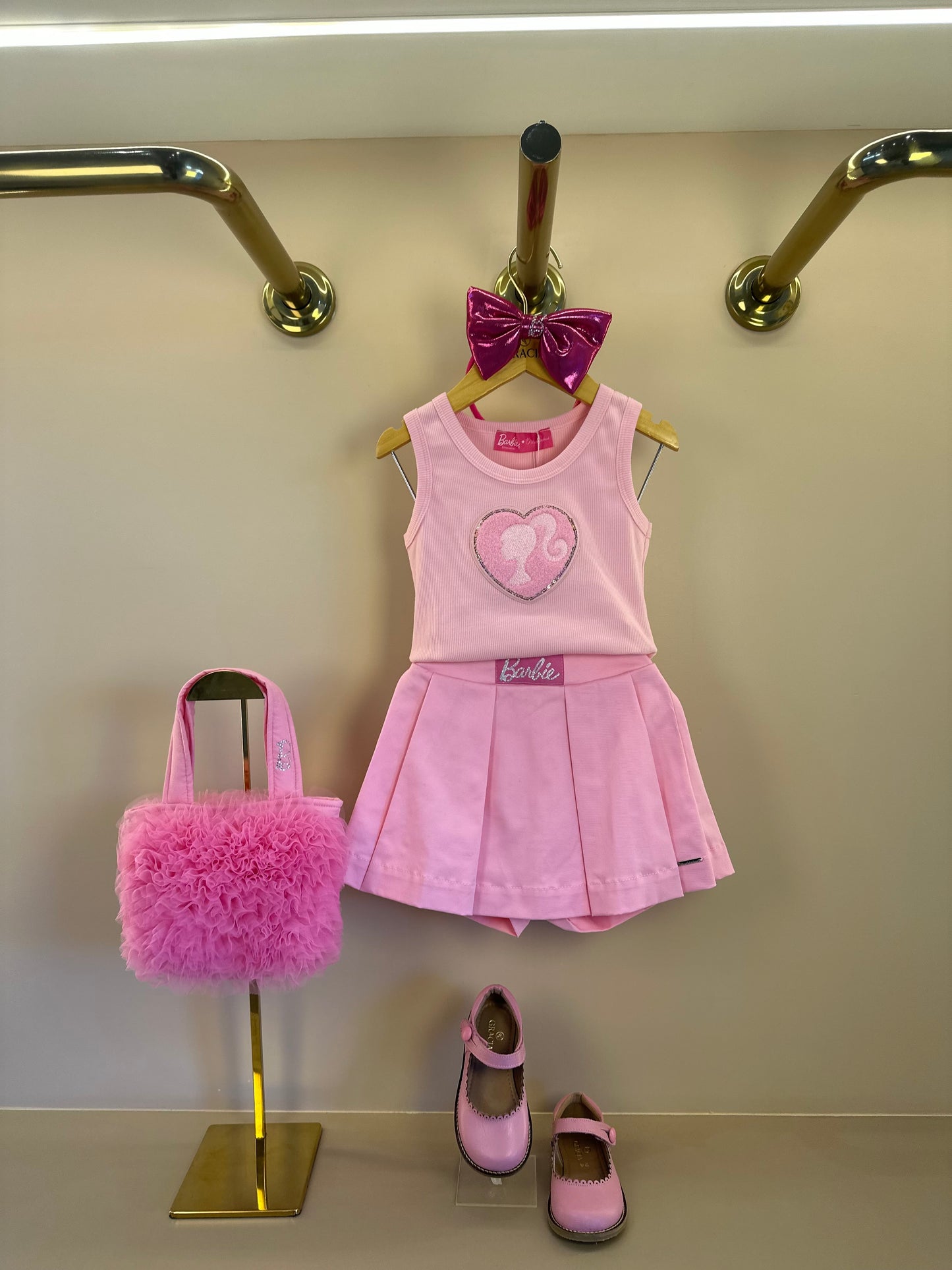Conjunto Infantil Regata Patche Coração Barbie e Saia Sarja Pregas Patche Barbie Rosa Romântico - Pituchinhus