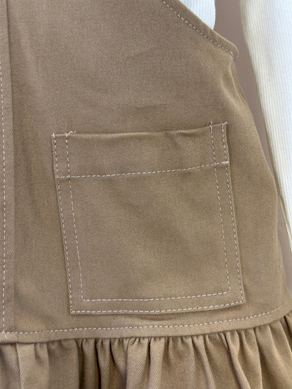 Jardineira Infantil  Sarja Ursinha Pelúcia Bege Escuro com Blusa ML Bordados Pérolas e Cristais  - Pituchinhus