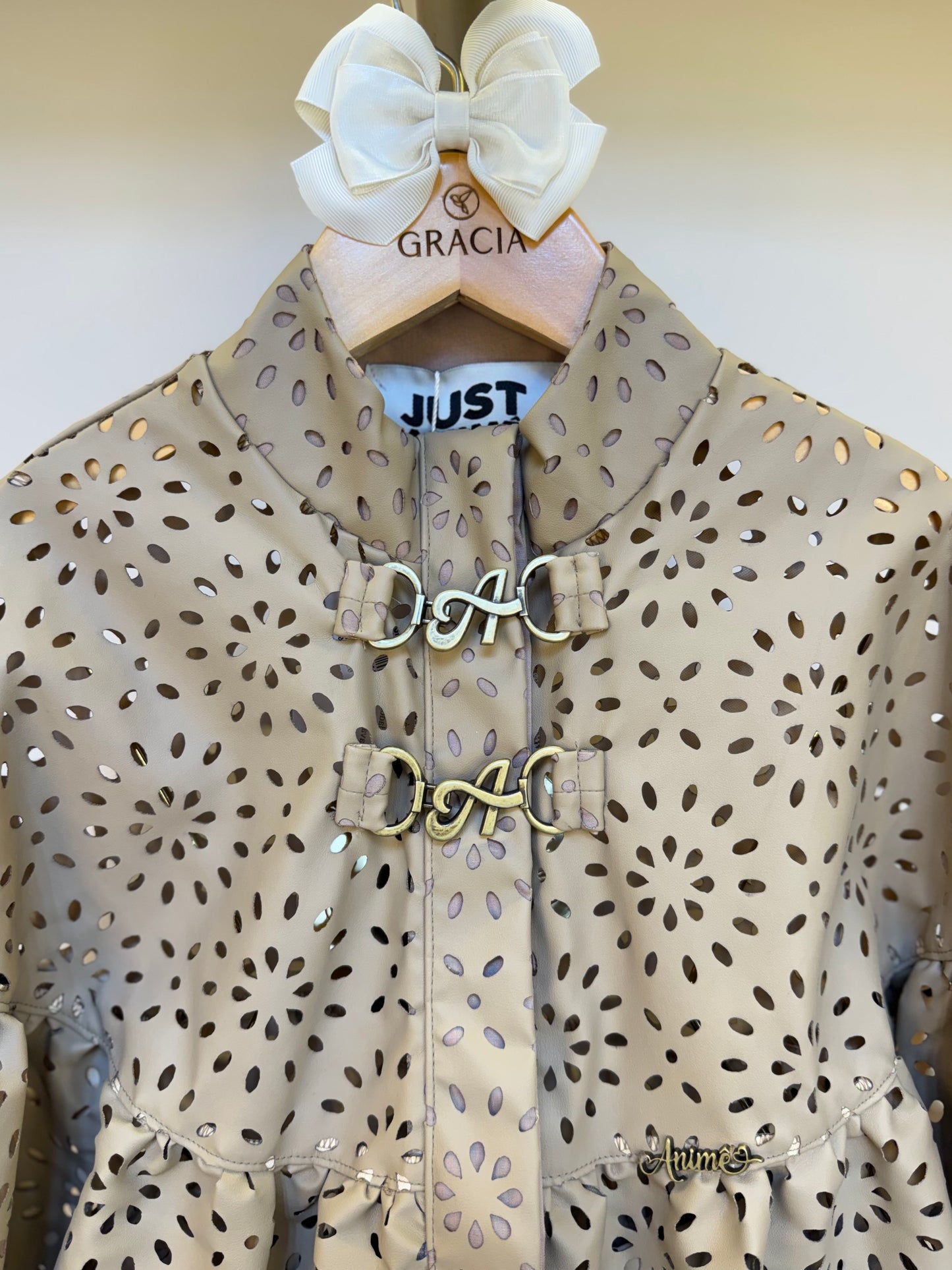 Conjunto Infantil Casaco Capa e Saia-shorts Couro Tech Floral Vazado - Animê