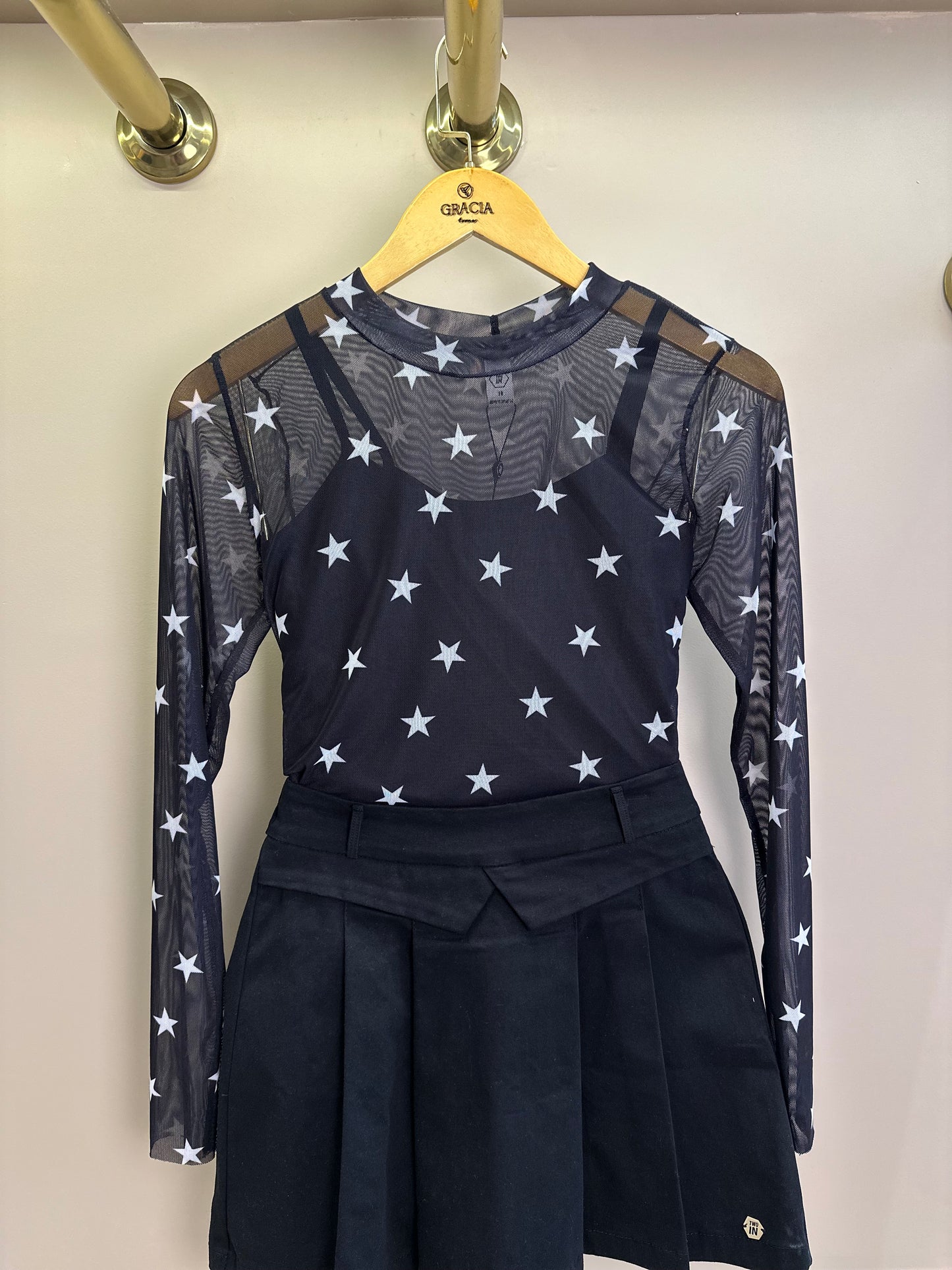 Conjunto Teen Blusa ML Tule Estrelas e Saia Sarja com Pregas Preta - Two In