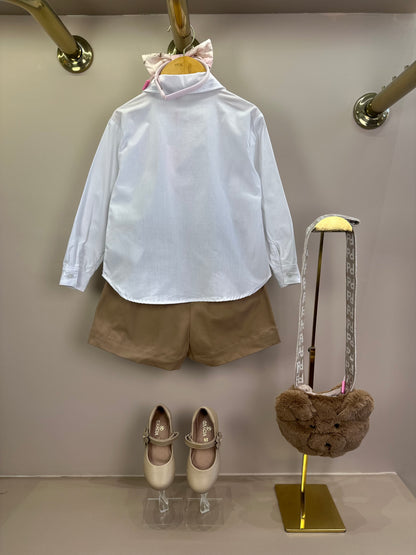Conjunto Infantil Camisa Algodão Patches Laços e Cavalinho e Saia Sarja Bege - Pituchinhus