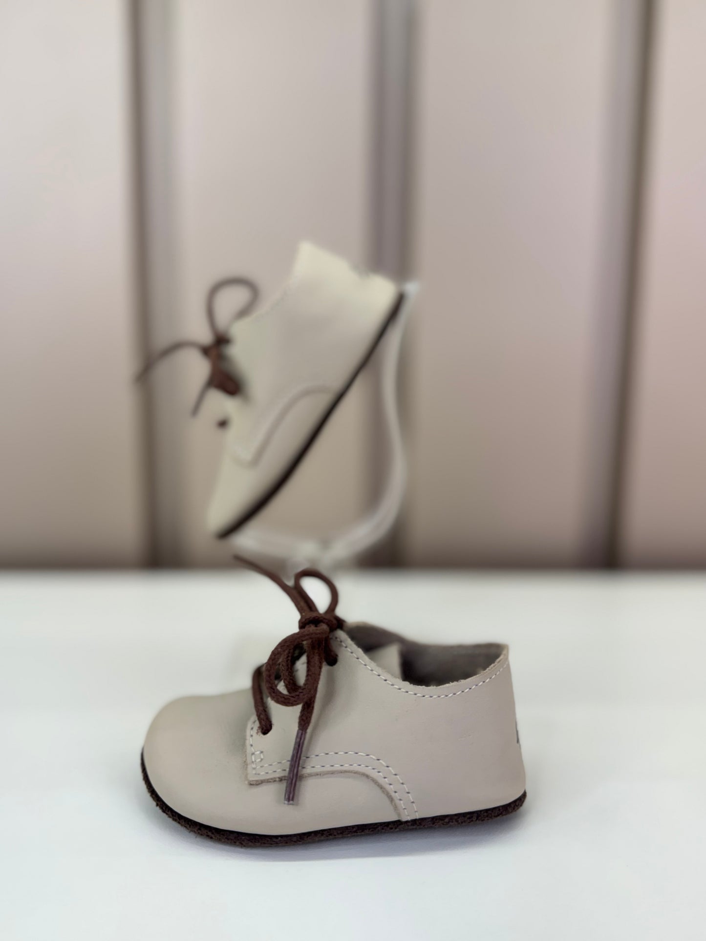 Sapato Bebê Balão Couro Areia - Petit Cheval