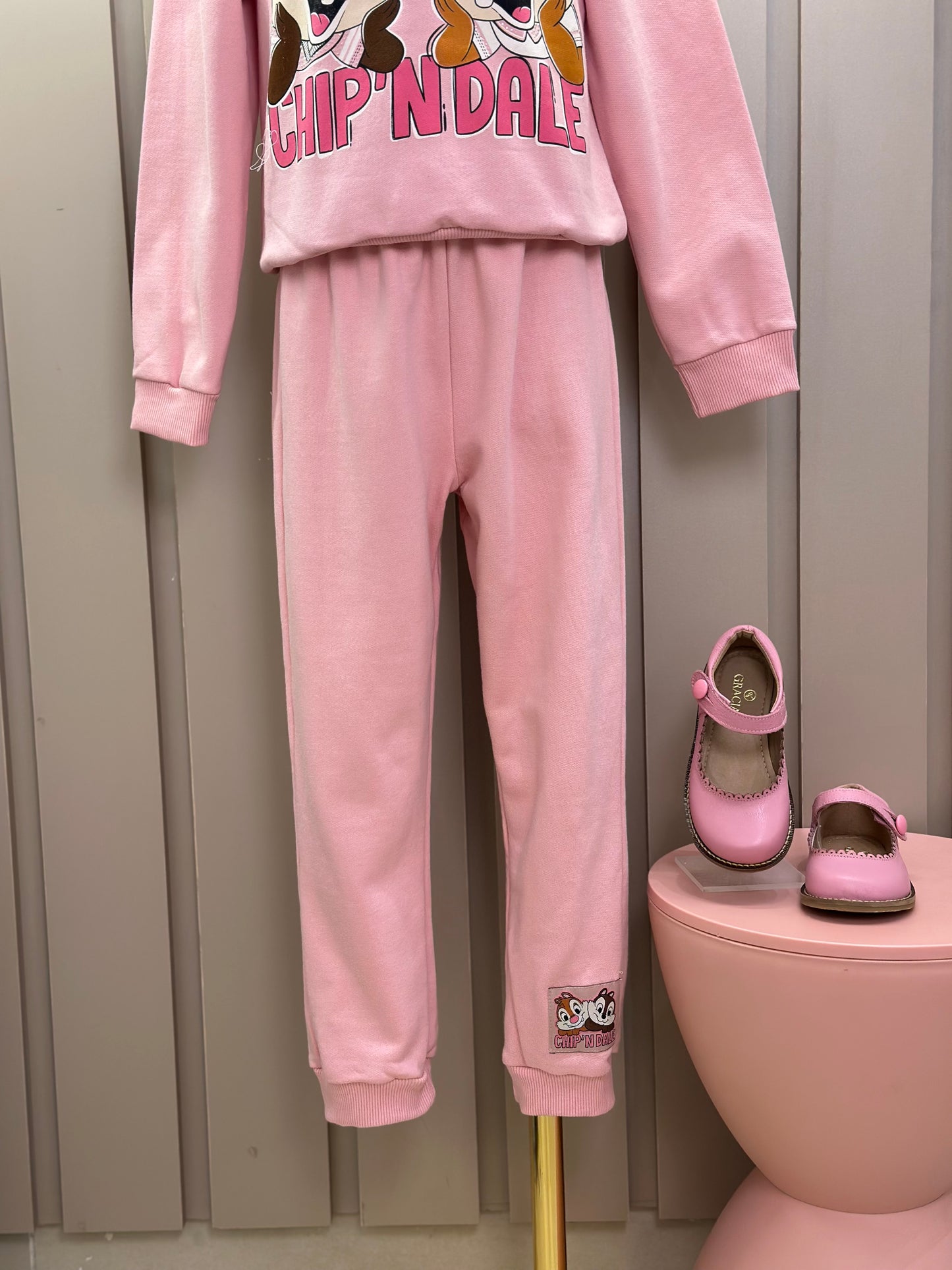 Conjunto Infantil Moletom Casaco Chip'N Dale e Calça Rosa Quartzo - Momi Mini