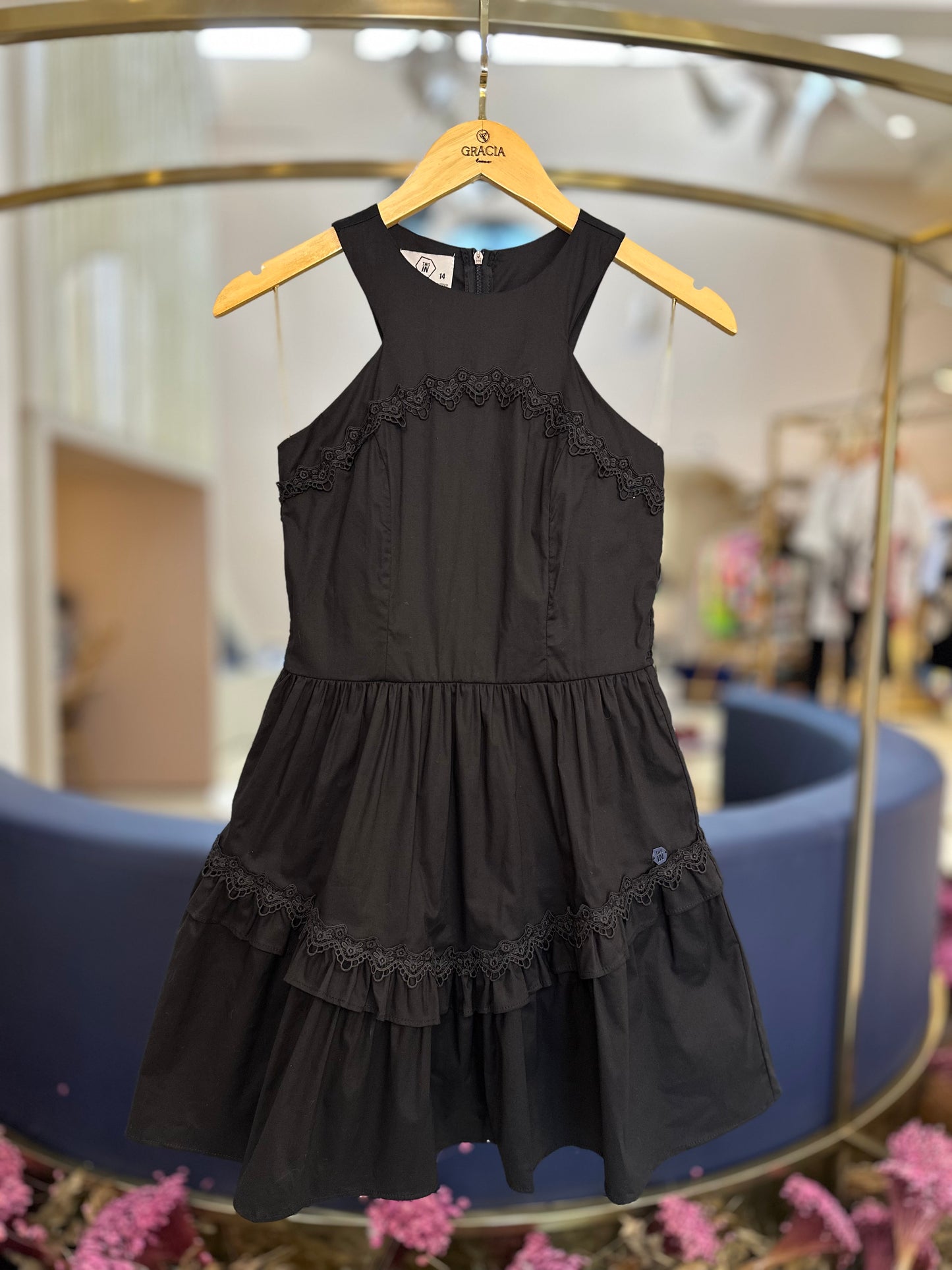 Vestido Teen Recortes com Guipir Preto - Two In